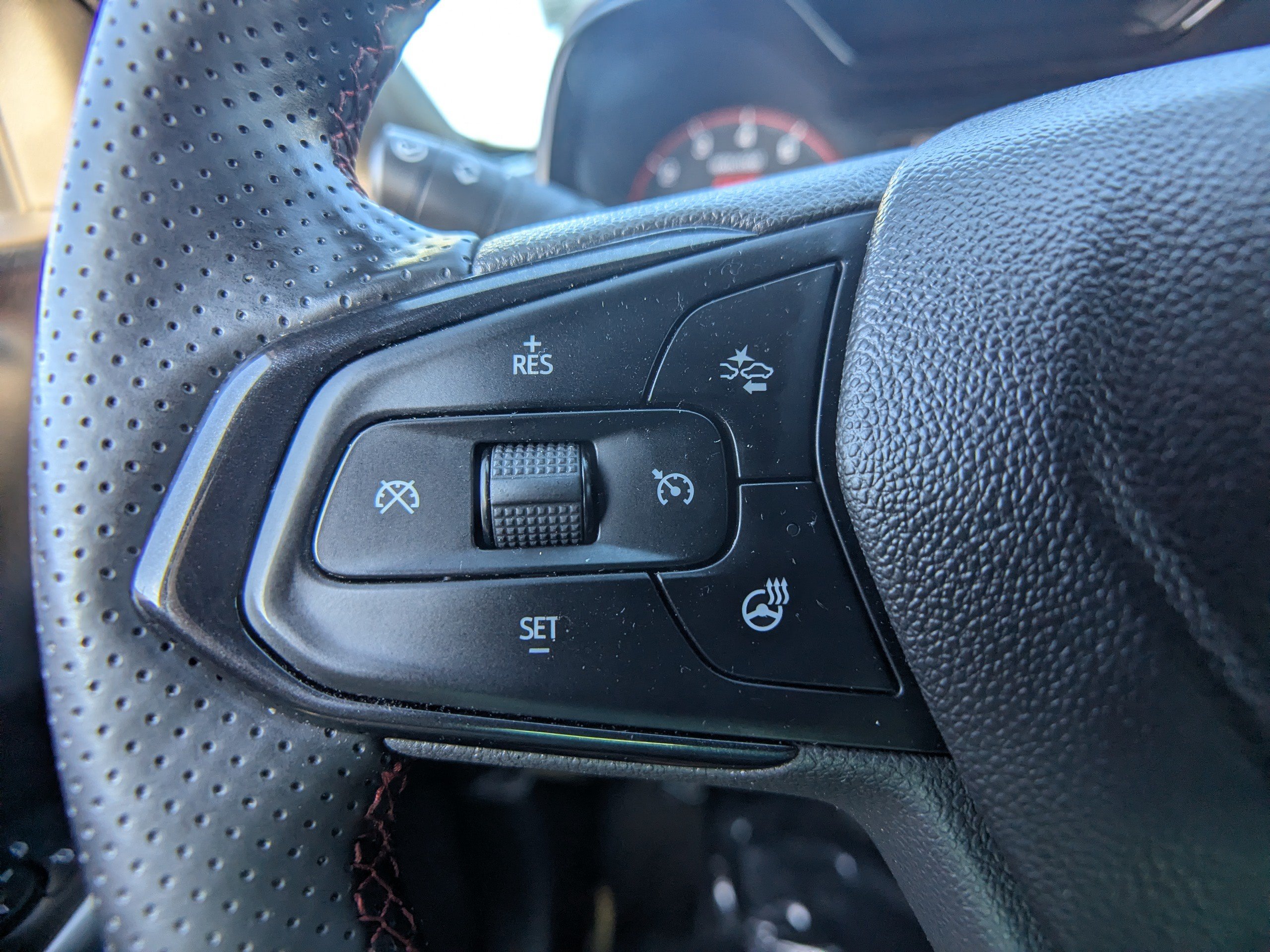 Used 2024 Chevrolet Trax RS w/ Driver Confidence Package FWD image 23