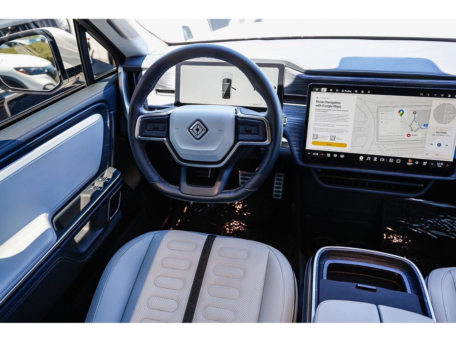 Used 2024 Rivian R1S Adventure AWD/4WD image 15