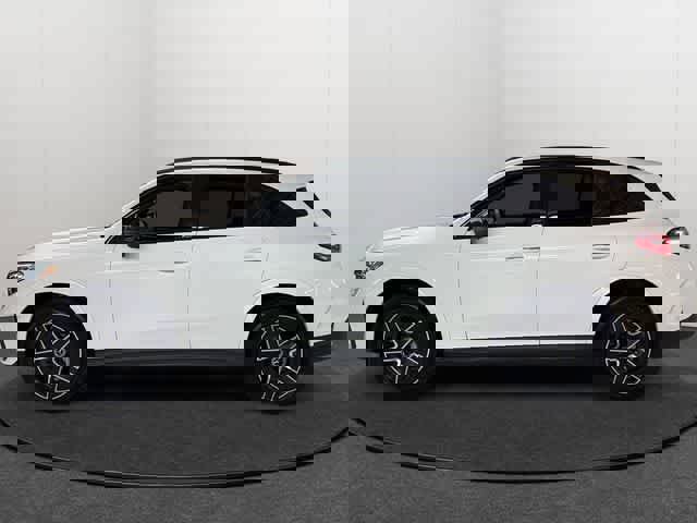 Used 2026 Mercedes-Benz GLC 300 4MATIC image 3