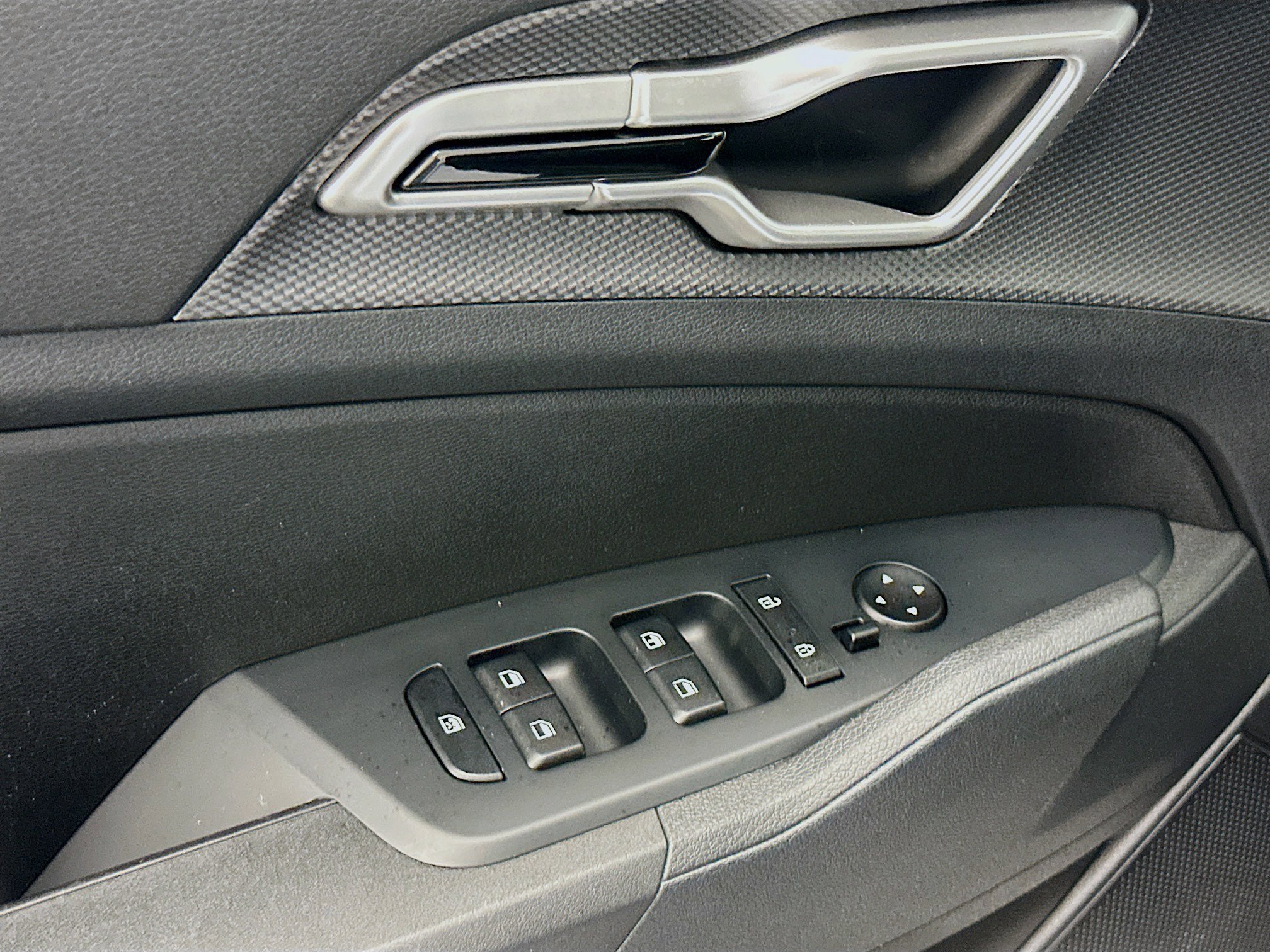 Used 2025 Kia Sportage LX image 15