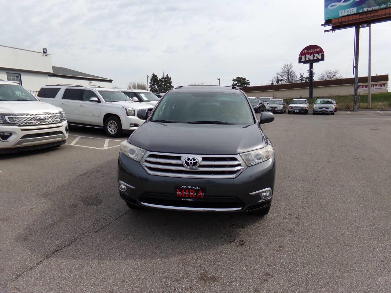 Used 2012 Toyota Highlander SE w/ Tow Pkg image 2