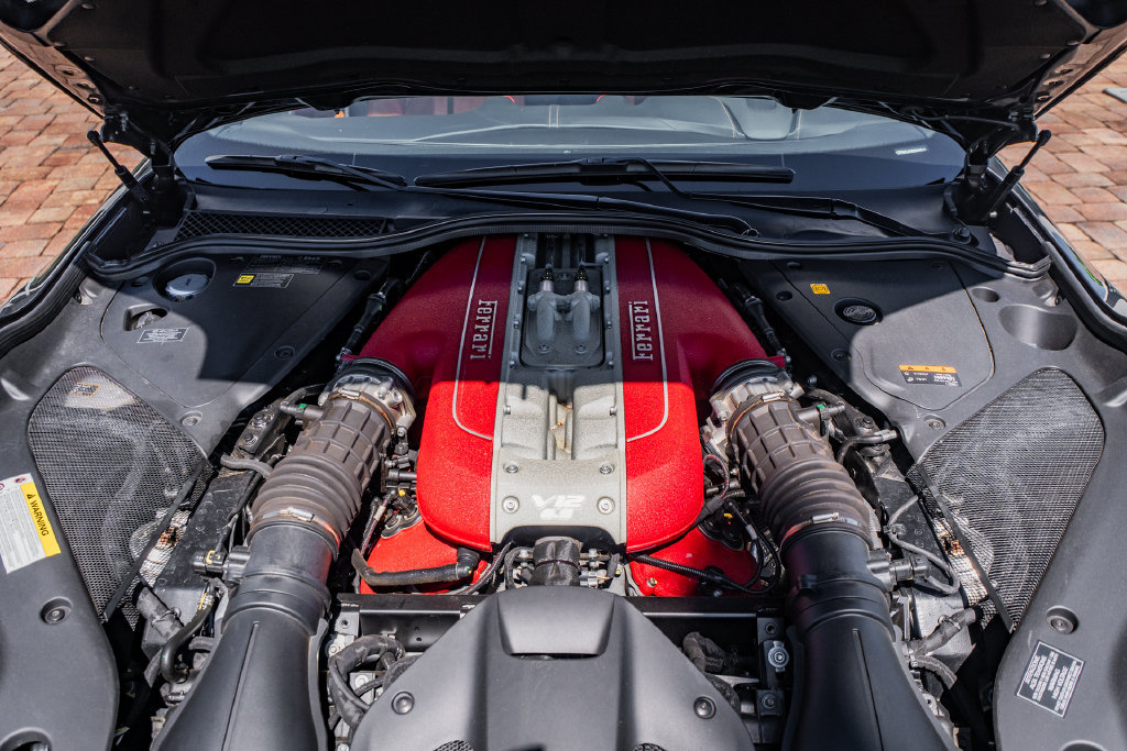 Used 2019 Ferrari 812 Superfast RWD image 34