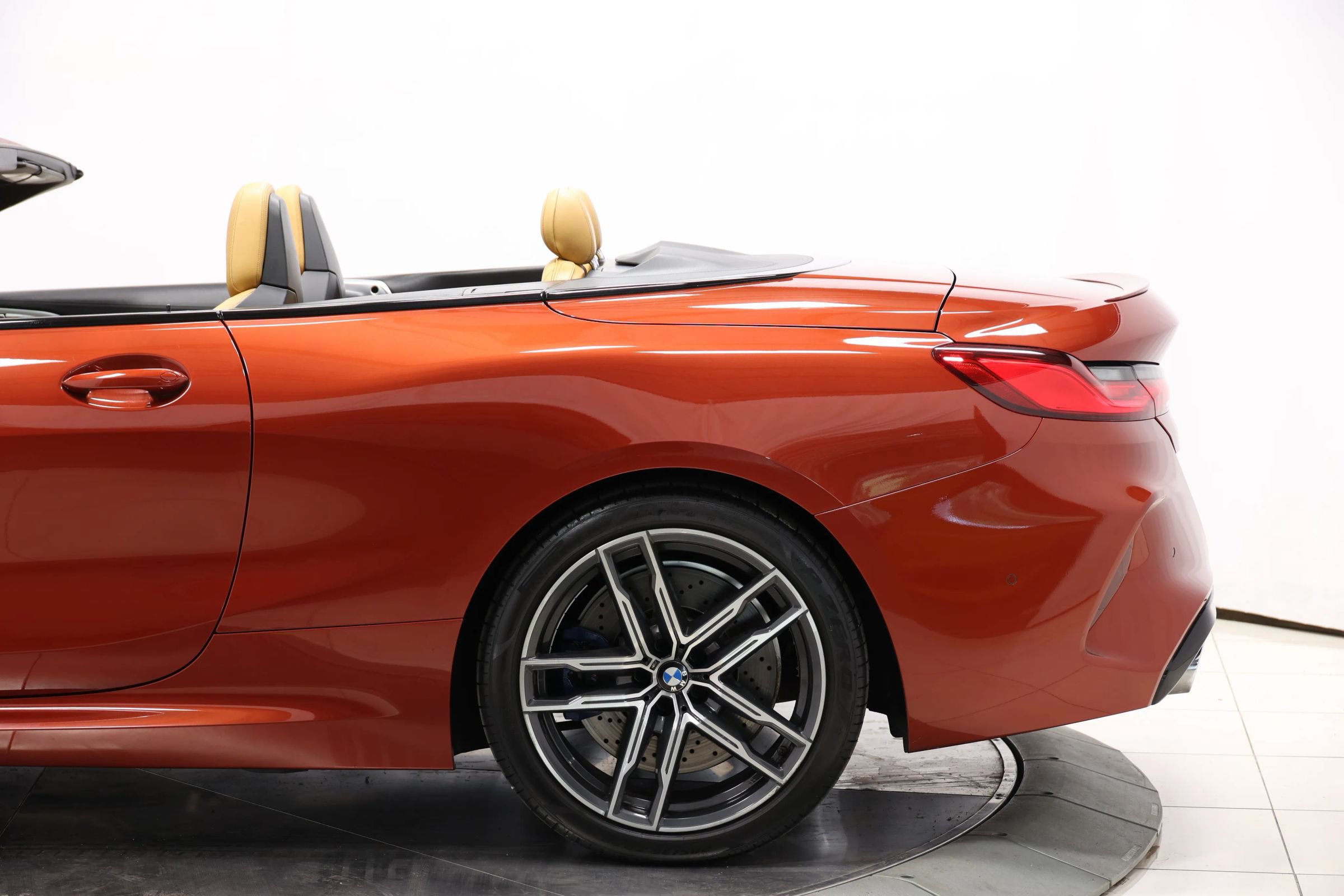 Used 2020 BMW M8 Convertible w/ M Driver's Package AWD/4WD image 10