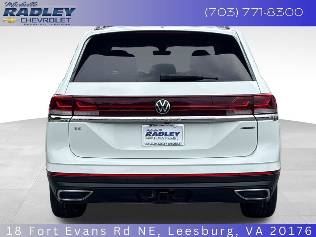 Used 2025 Volkswagen Atlas SE AWD/4WD image 4