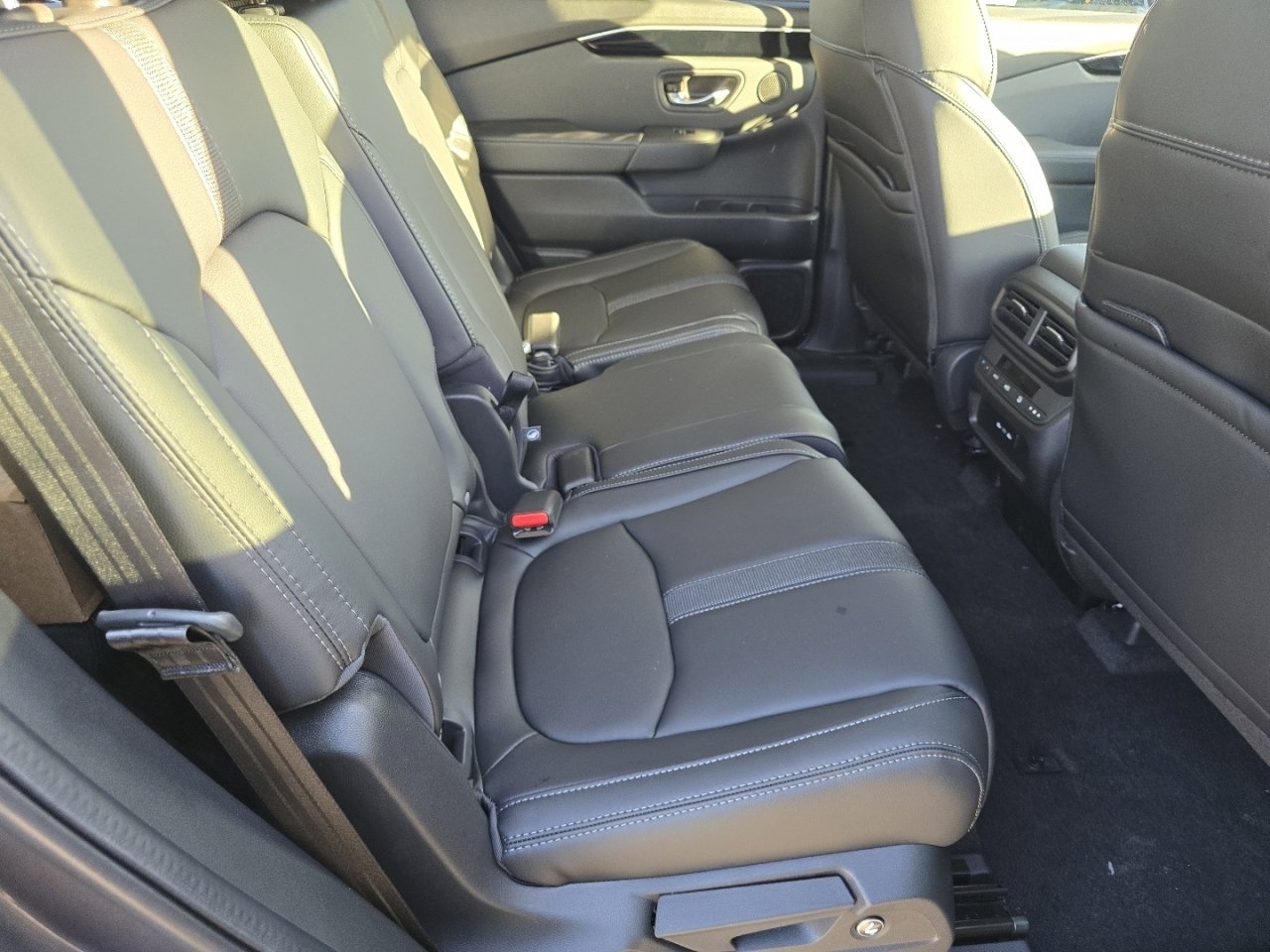 New 2025 Honda Pilot Touring image 24