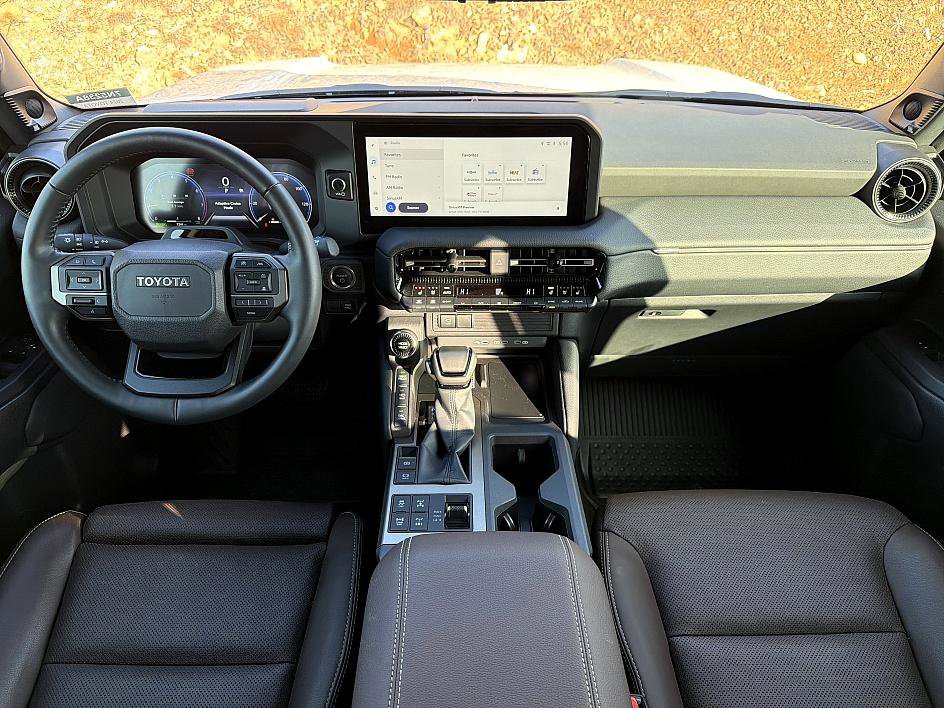 Certified 2024 Toyota Land Cruiser Base image 18