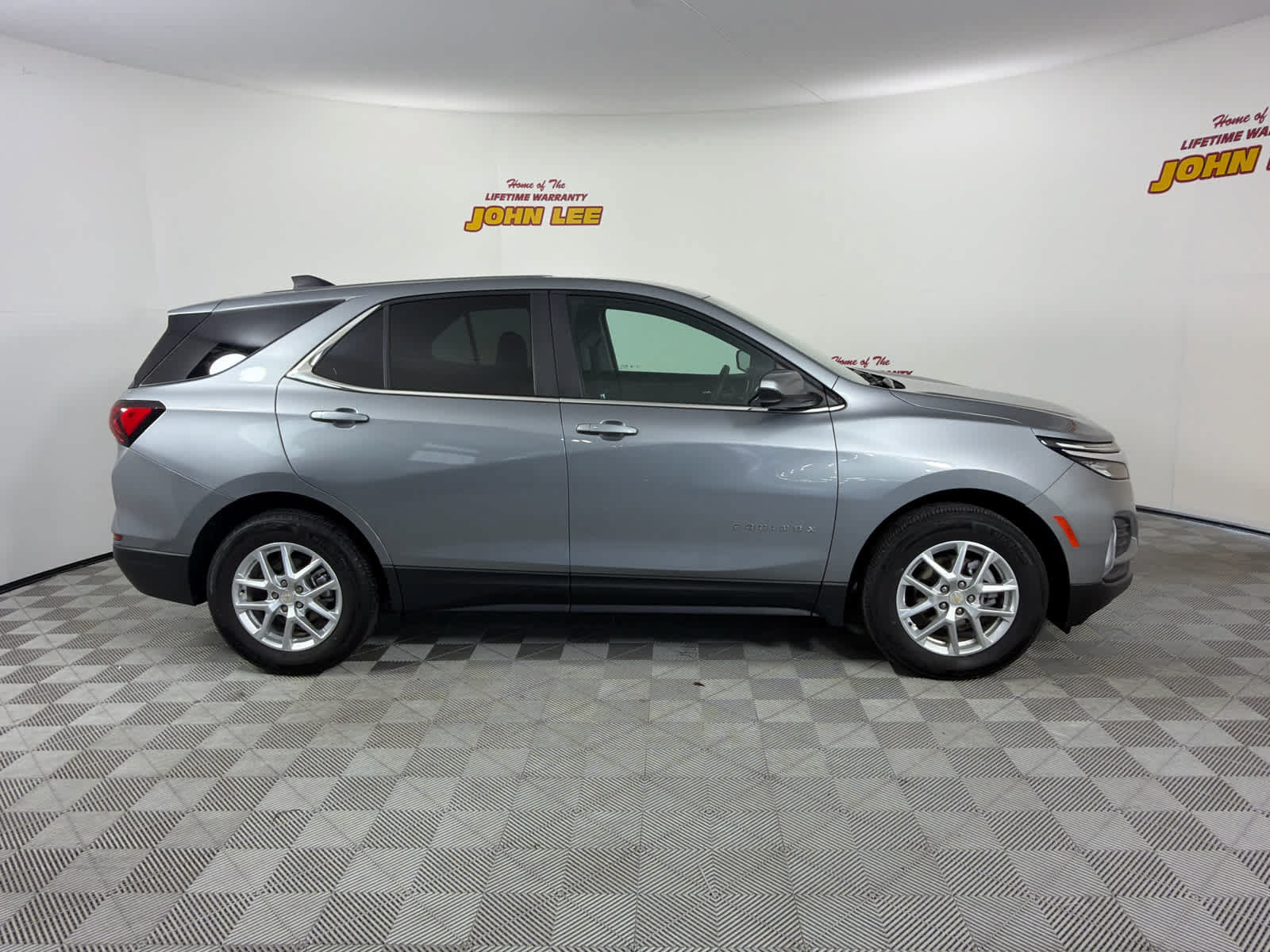 Used 2023 Chevrolet Equinox LT FWD image 7