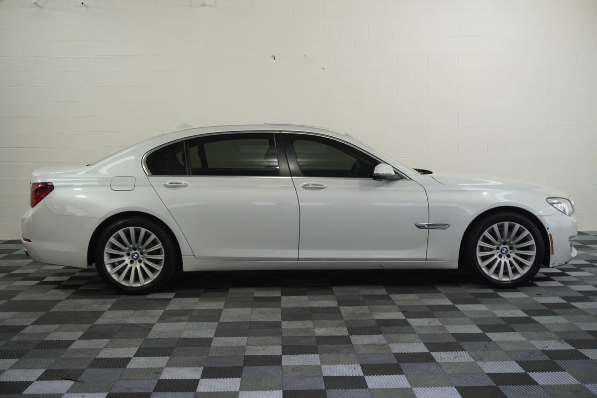 Used 2013 BMW 740Li xDrive w/ Executive Pkg AWD/4WD image 7