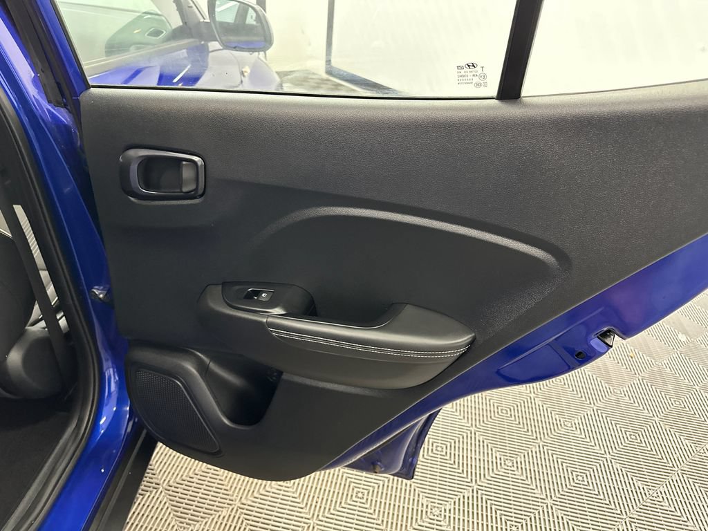 Used 2023 Hyundai Venue Limited w/ Cargo Package FWD image 16