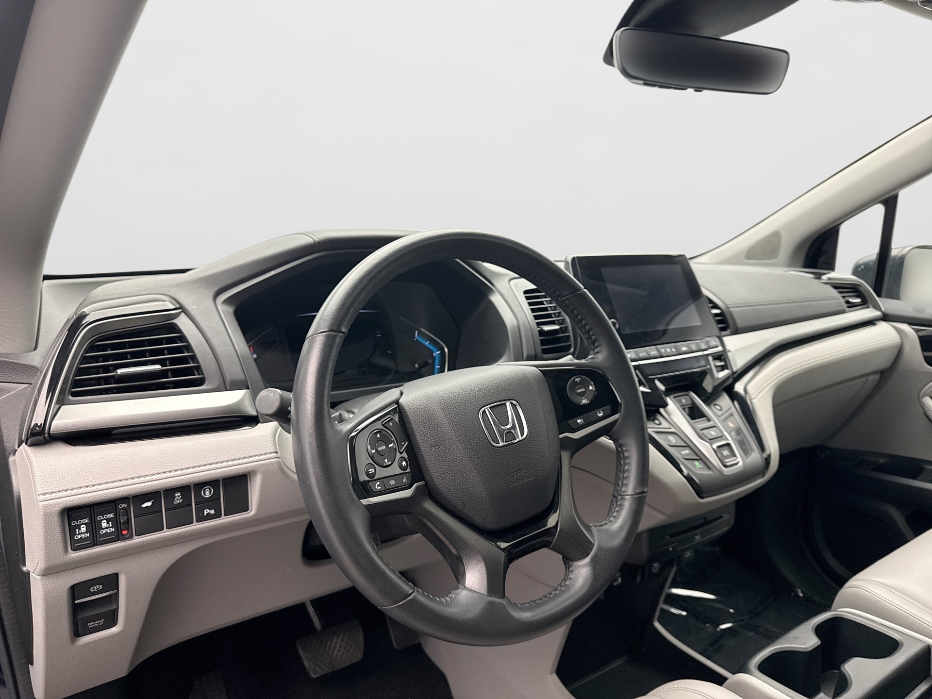 Used 2023 Honda Odyssey Touring image 10