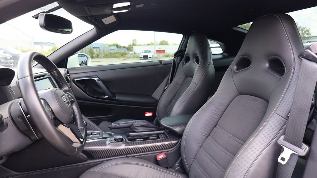 Used 2021 Nissan GT-R Premium AWD/4WD image 13
