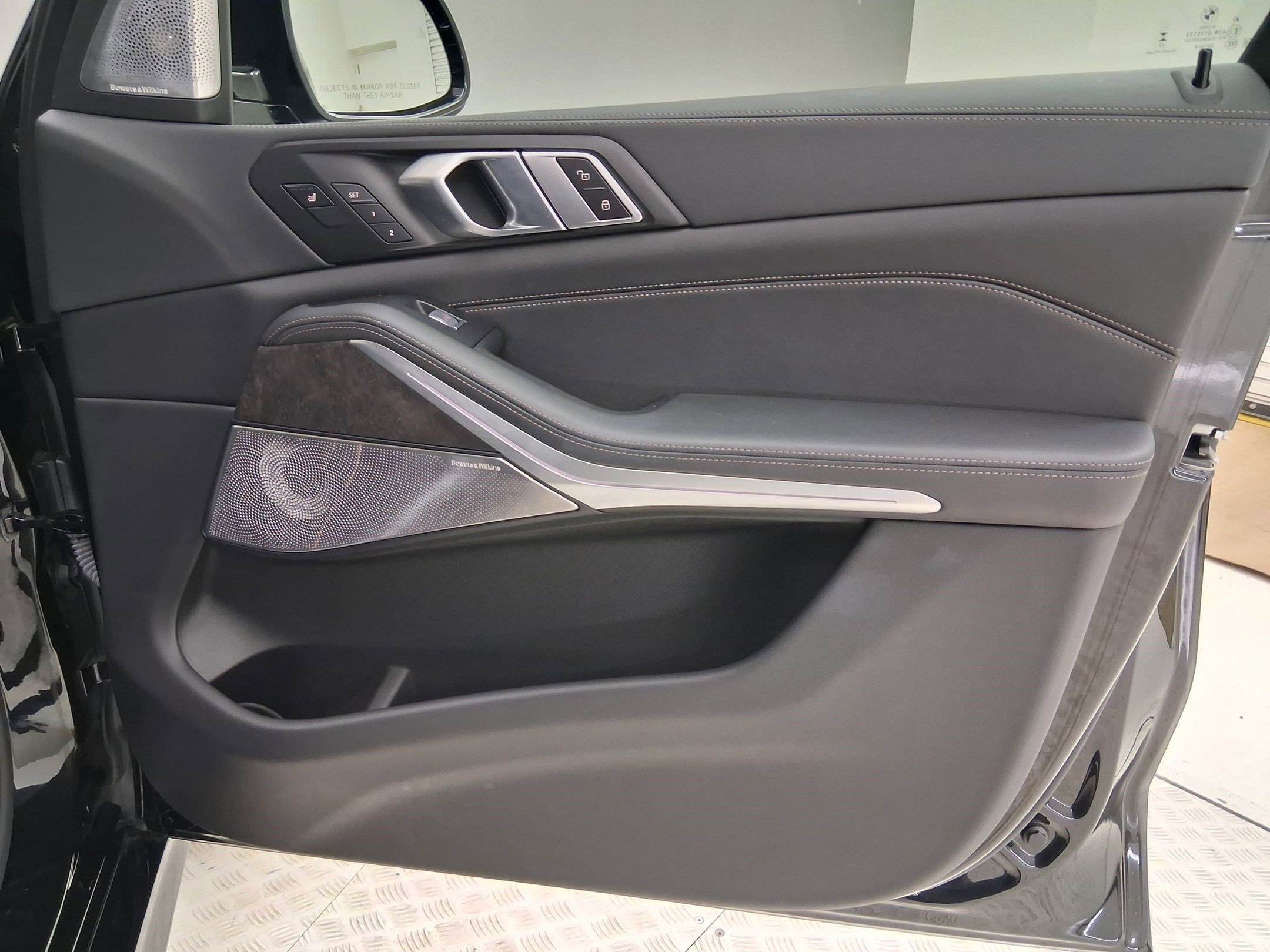 Certified 2024 BMW X7 M60i w/ Executive Package image 32