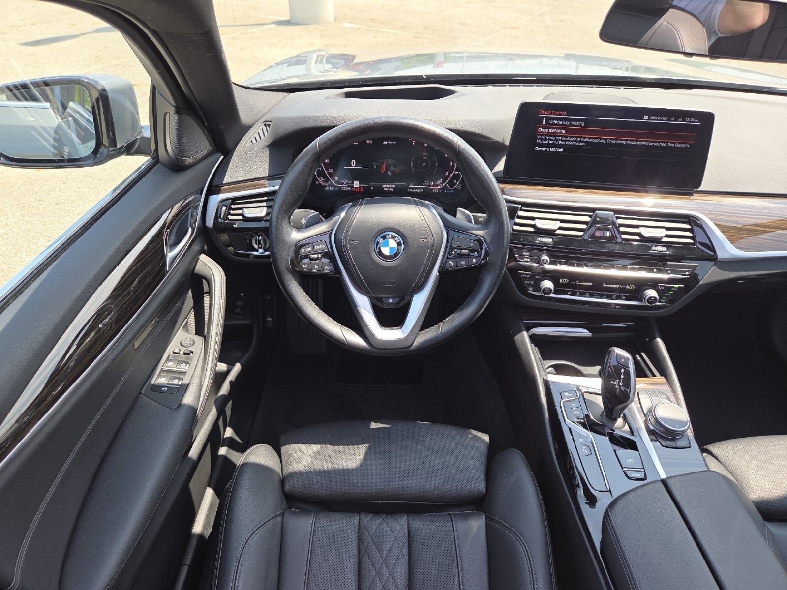 Used 2023 BMW 530e xDrive AWD/4WD image 25