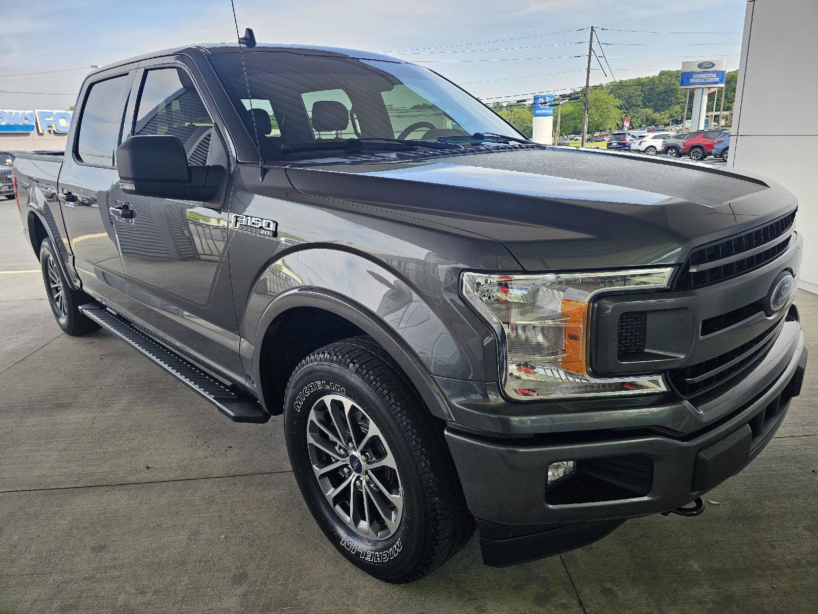 Used 2019 Ford F150 XLT w/ Equipment Group 302A Luxury AWD/4WD image 7