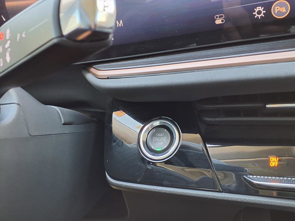 Used 2025 Buick Envision Sport Touring image 24