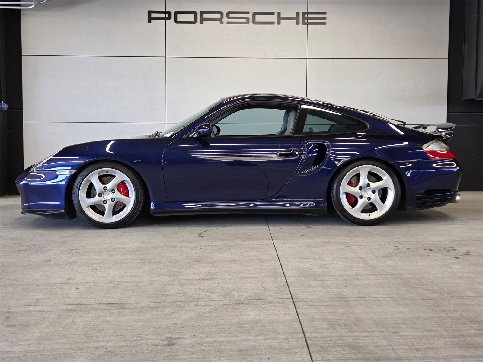 Used 2001 Porsche 911 Turbo image 2