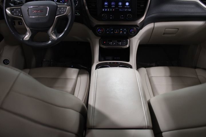 Used 2021 GMC Acadia Denali w/ Denali Technology Package AWD/4WD image 31