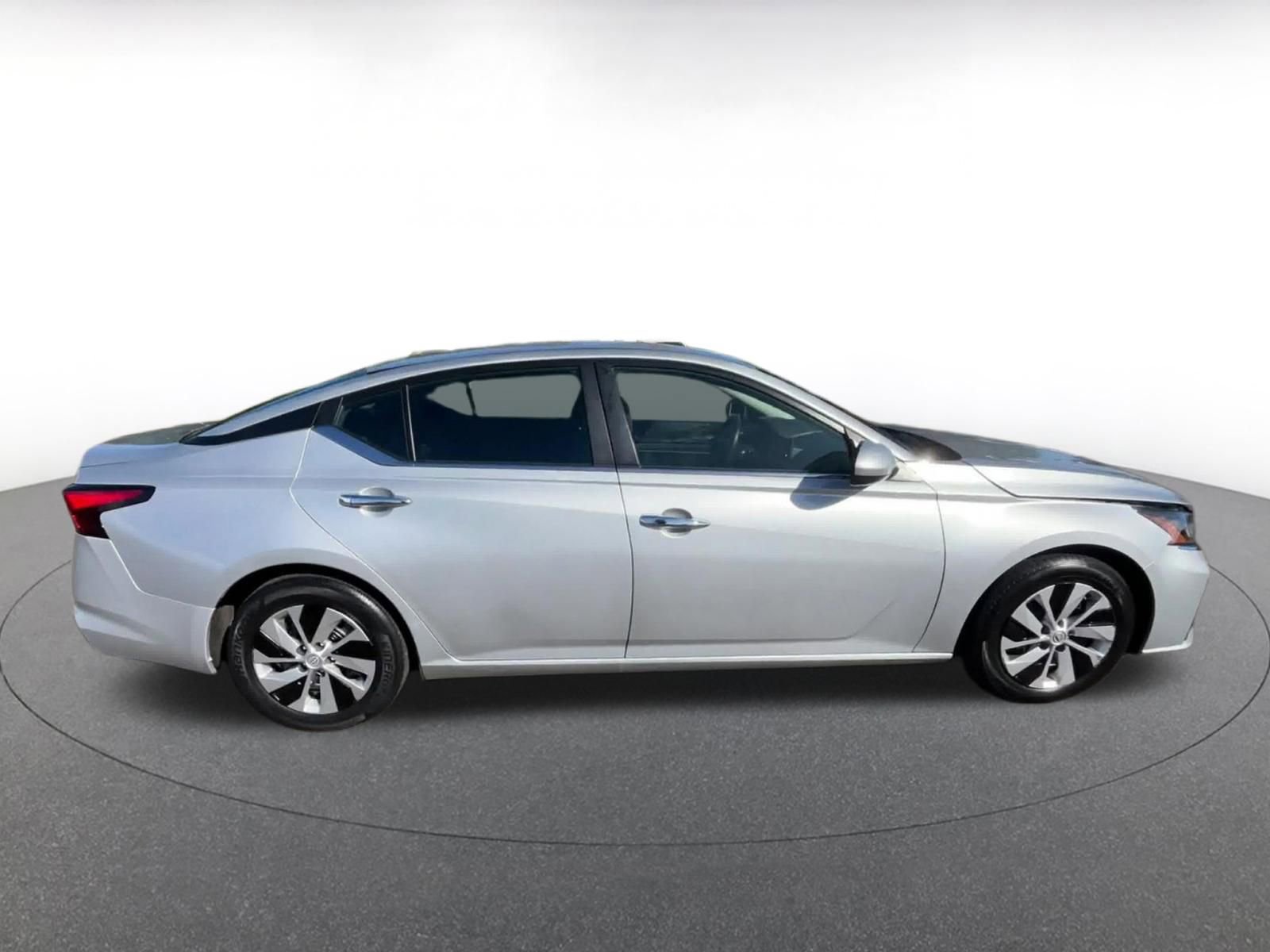 Used 2023 Nissan Altima 2.5 S FWD image 16