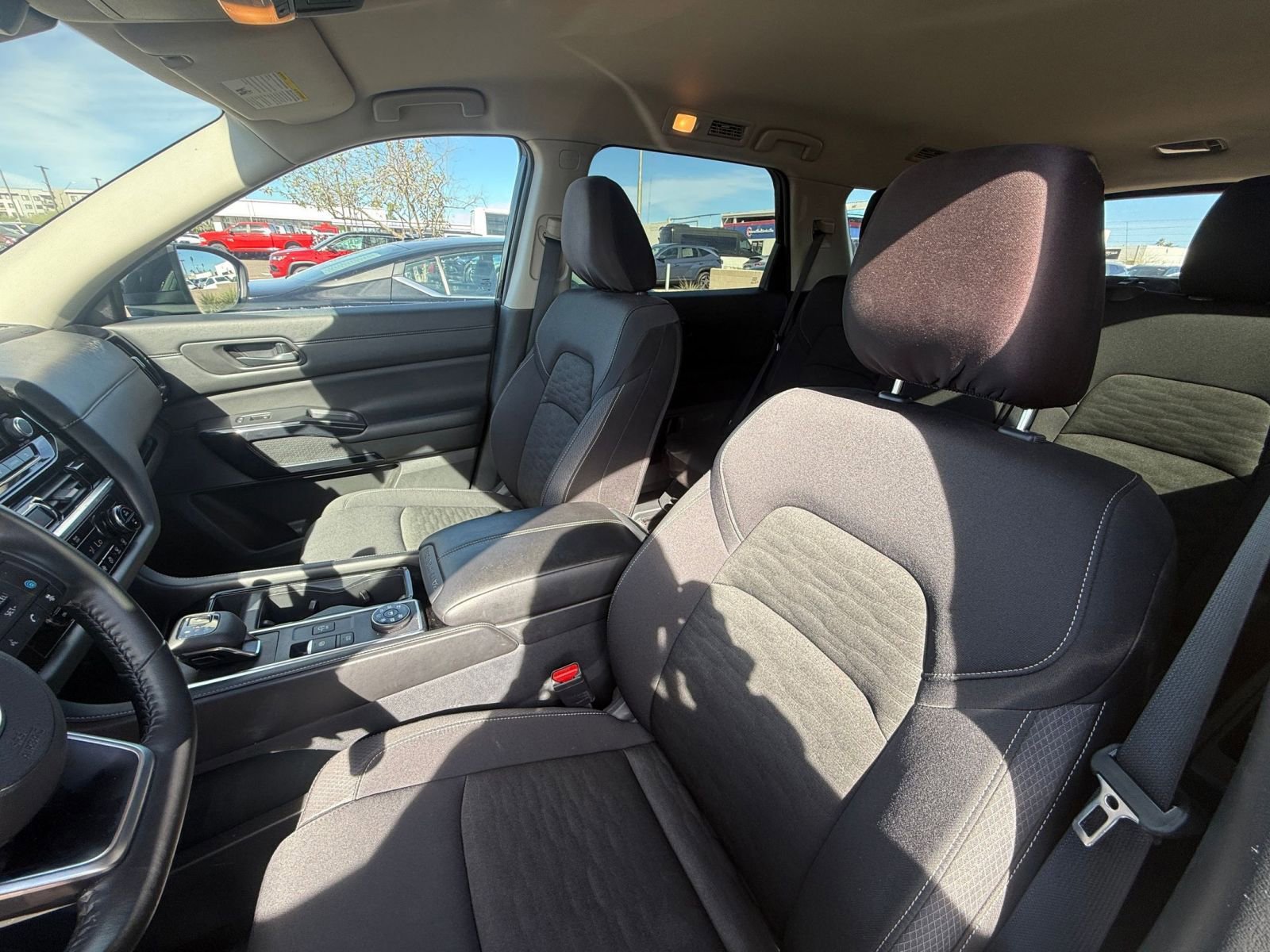 Used 2025 Nissan Pathfinder SV image 38