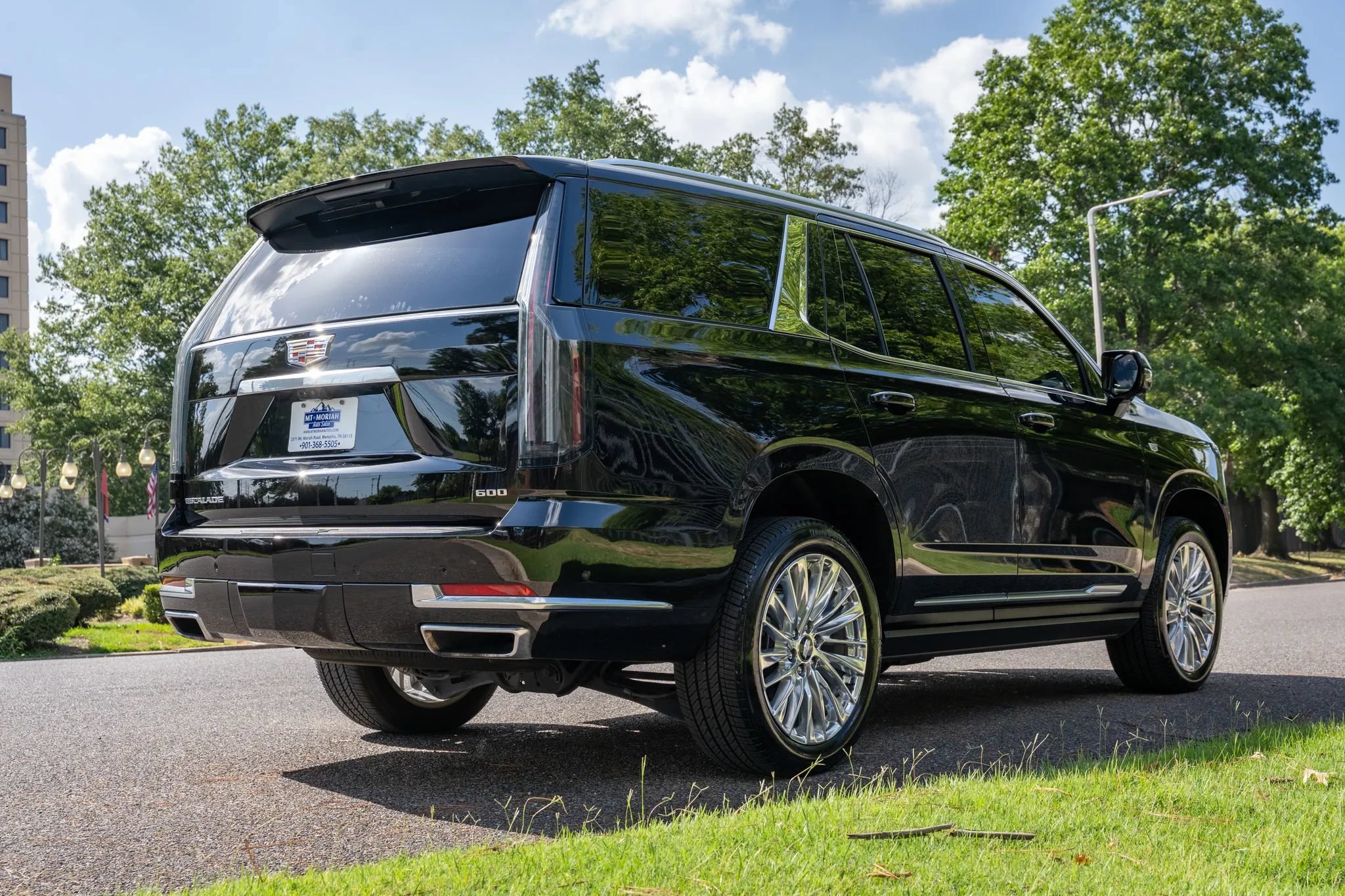 Used 2026 Cadillac Escalade Luxury w/ Touring Package AWD/4WD image 5