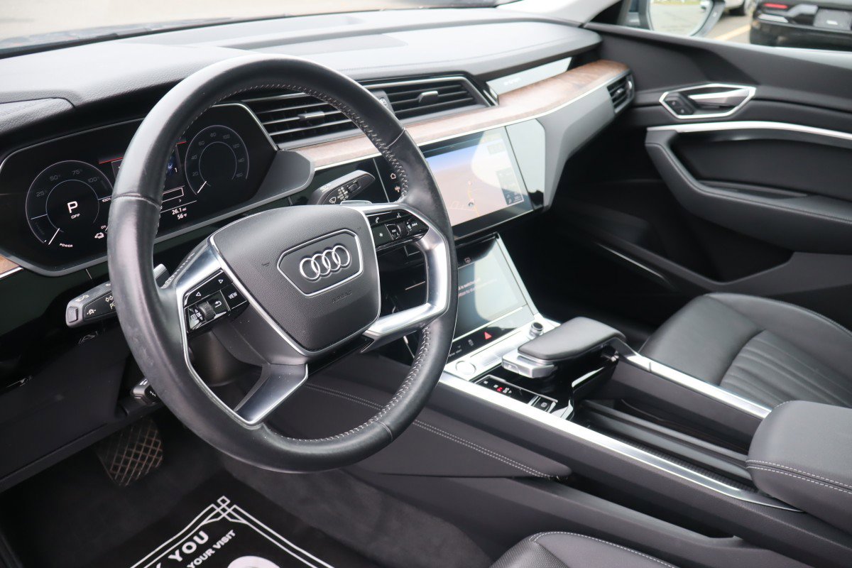 Used 2020 Audi e-tron Premium Plus image 9