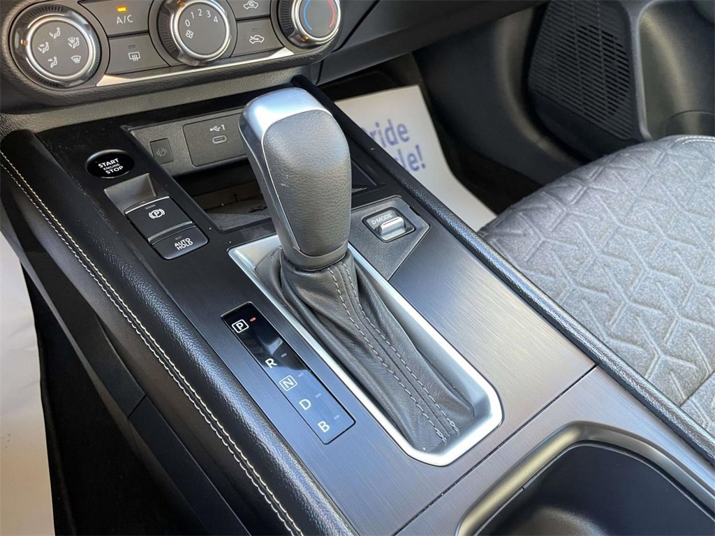 Certified 2025 Nissan Kicks SV image 27