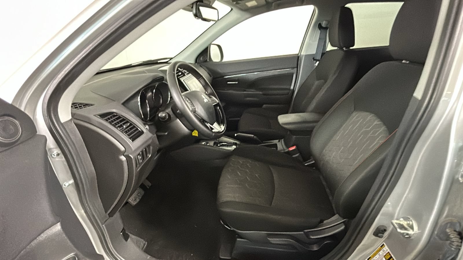 Used 2023 Mitsubishi Outlander Sport LE AWD/4WD image 11