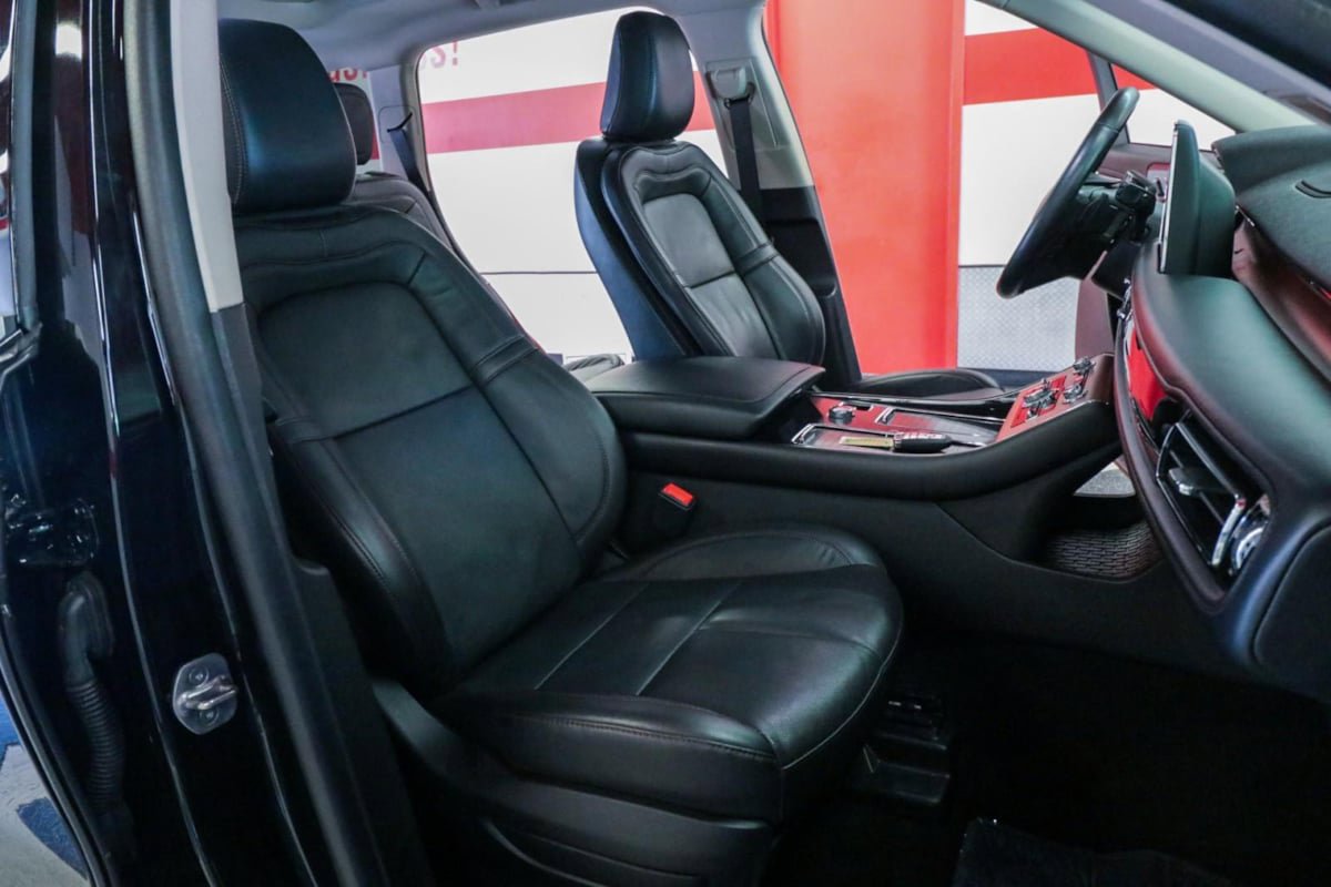 Used 2022 Lincoln Aviator Reserve w/ Equipment Group 201A image 31