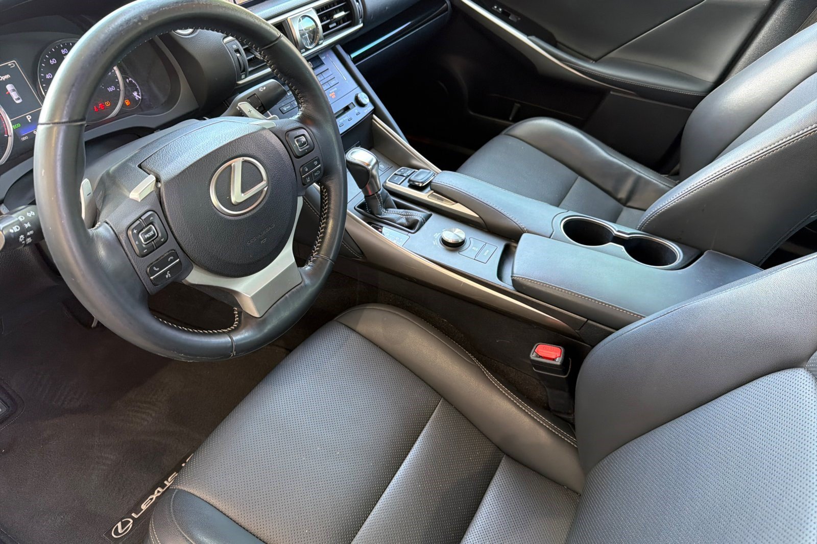 Used 2017 Lexus IS 200t w/ Navigation System Package RWD image 11