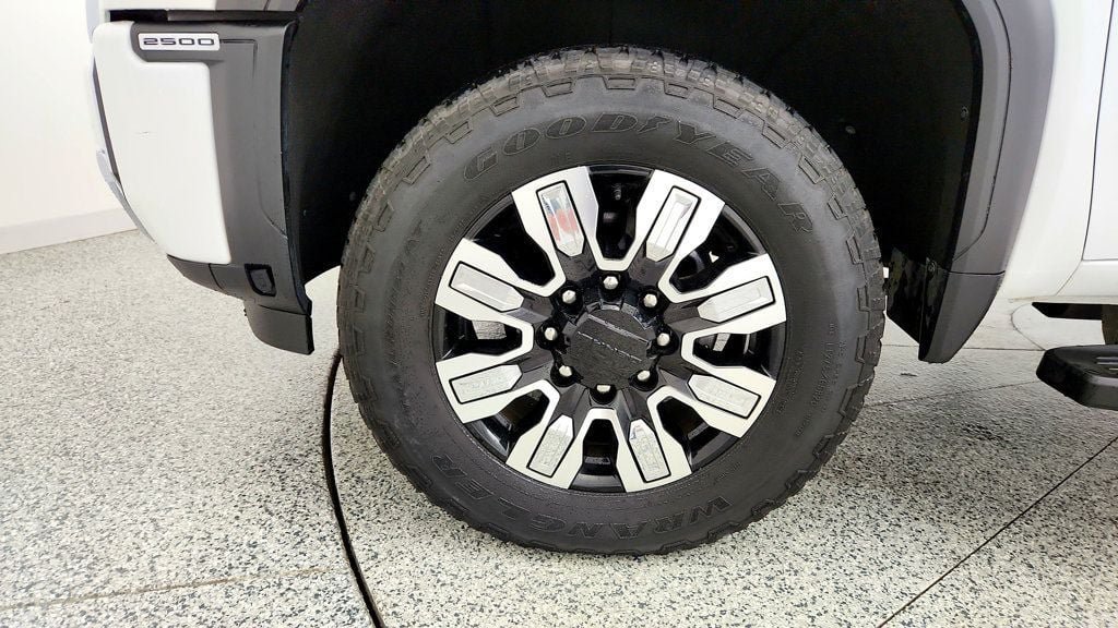 Used 2024 GMC Sierra 2500 Denali w/ Denali Reserve Package AWD/4WD image 9