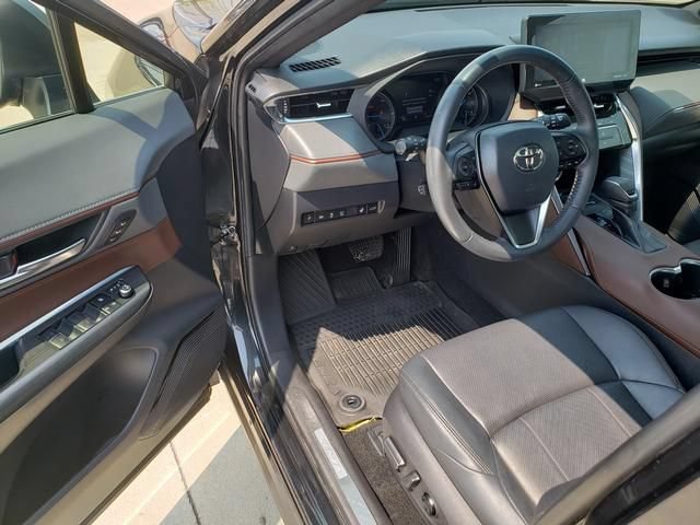 Used 2022 Toyota Venza Limited AWD/4WD image 12
