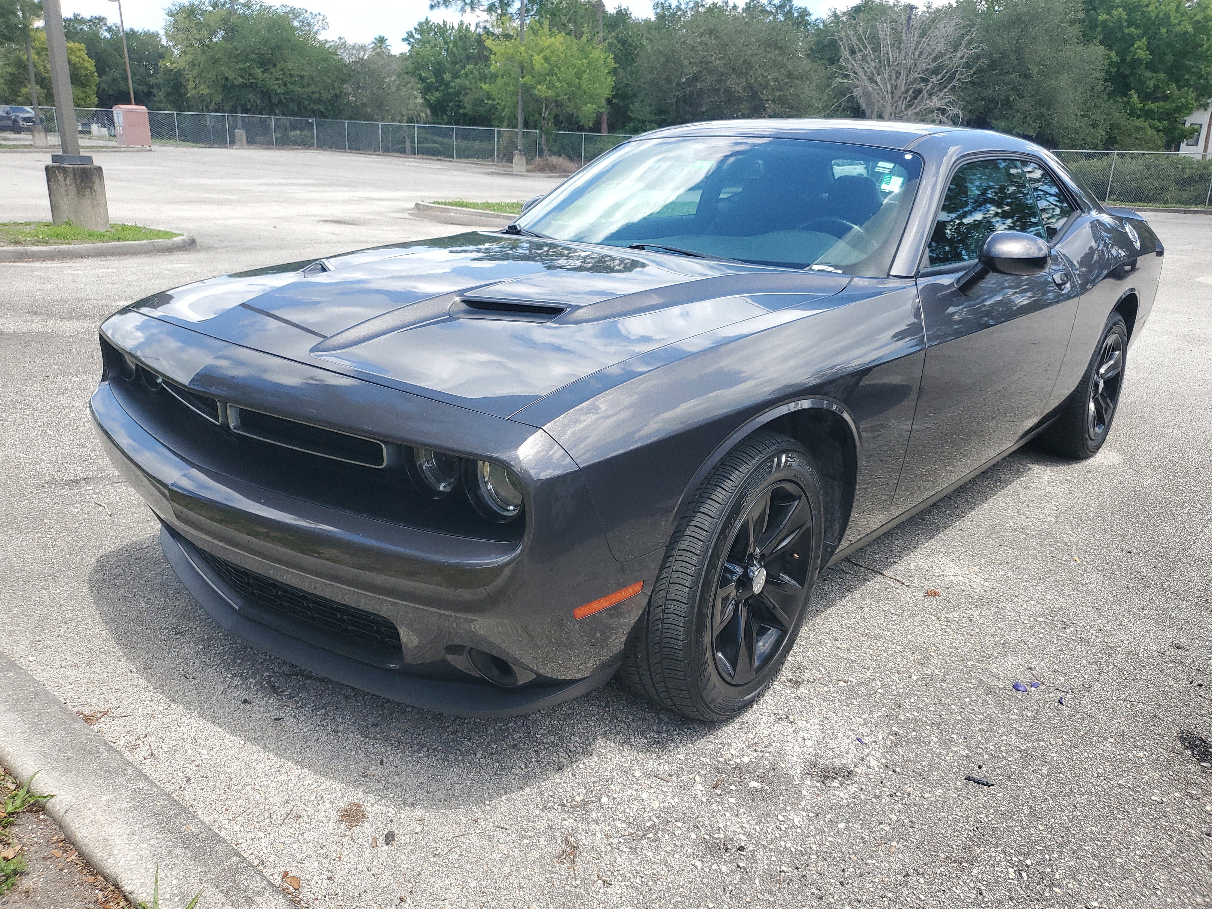 Used 2018 Dodge Challenger SXT RWD image 2