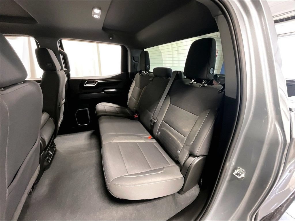 Used 2023 Chevrolet Silverado 1500 LT AWD/4WD image 15