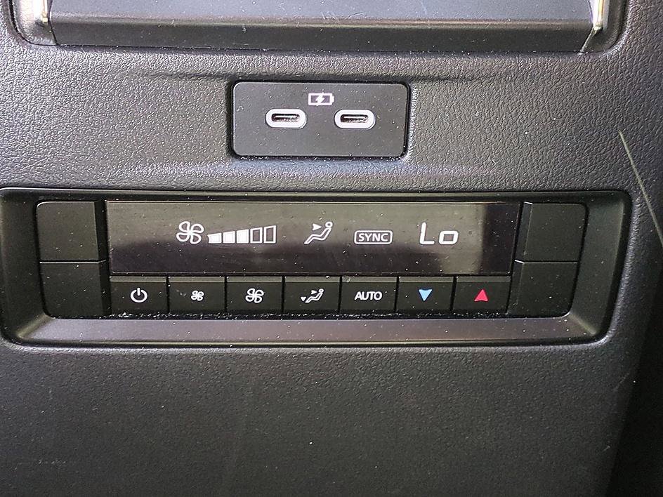 Certified 2024 MAZDA CX-90 Plug-In Hybrid w/ Preferred image 29