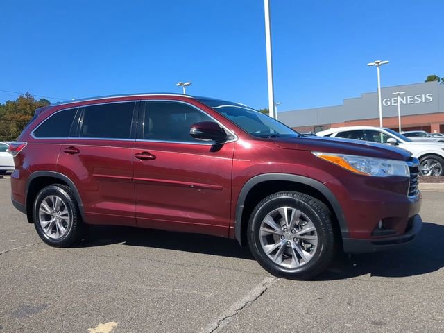 Used 2014 Toyota Highlander XLE image 2
