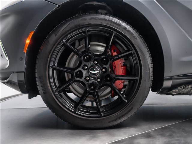 Used 2021 Aston Martin DBX Base image 4