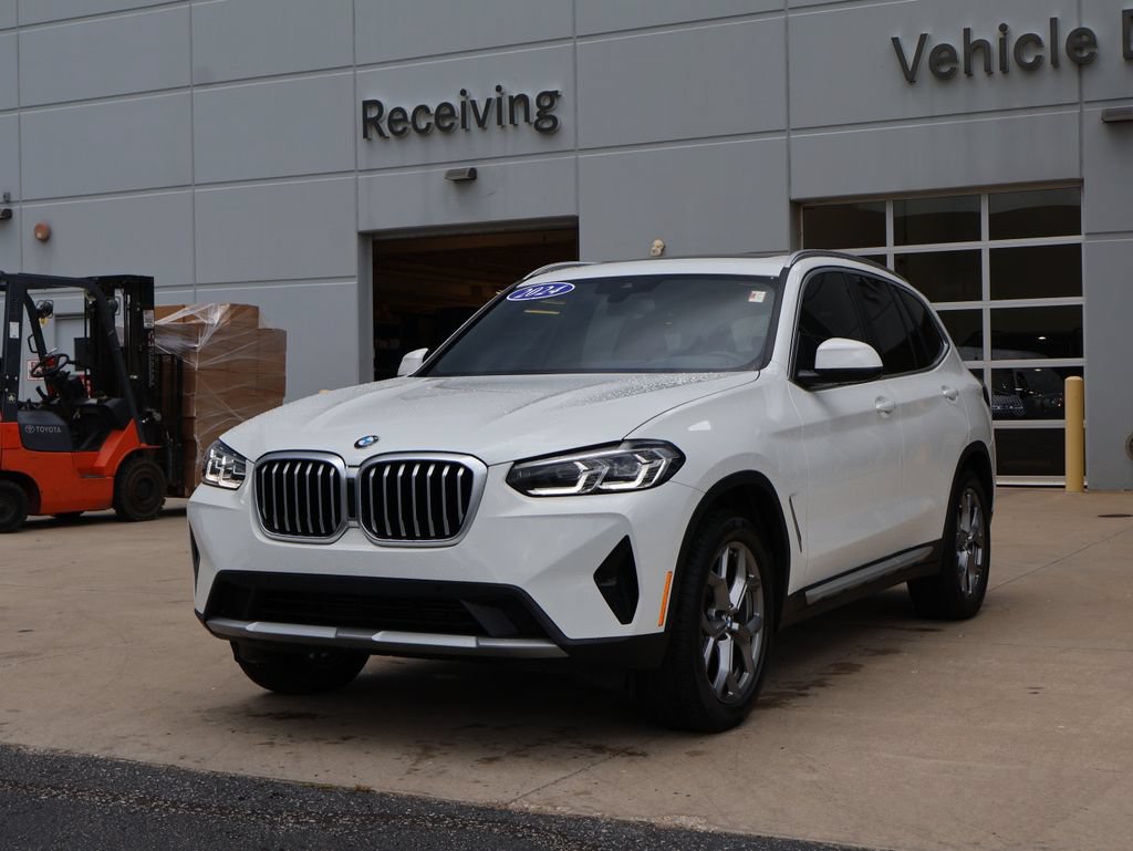 Used 2024 BMW X3 xDrive30i w/ Premium Package AWD/4WD image 3