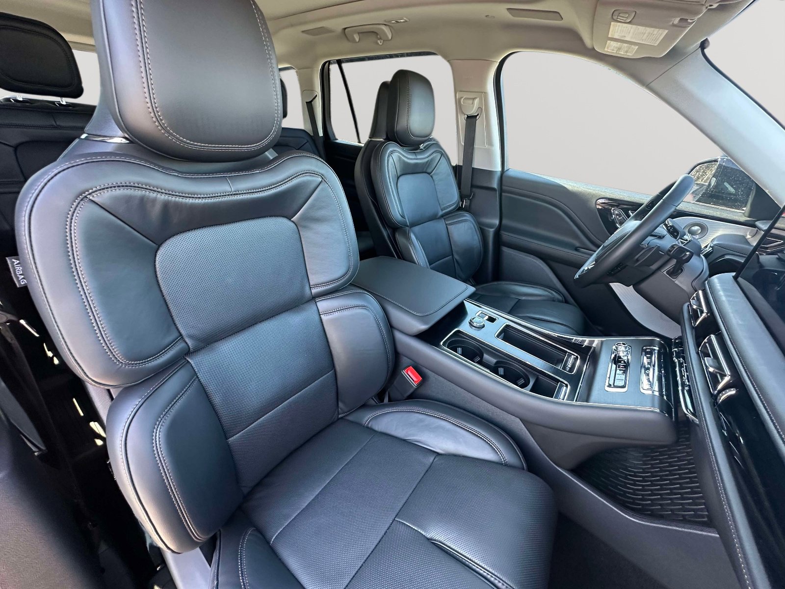 Used 2025 Lincoln Aviator Reserve w/ Equipment Group 201A image 29