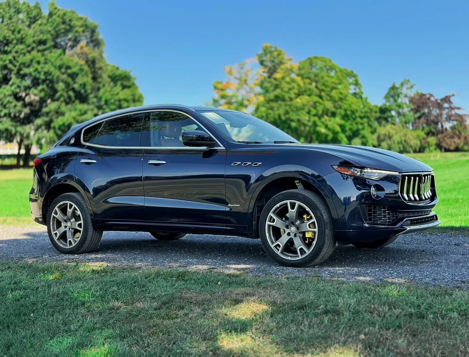 Used 2018 Maserati Levante GranLusso AWD/4WD image 1