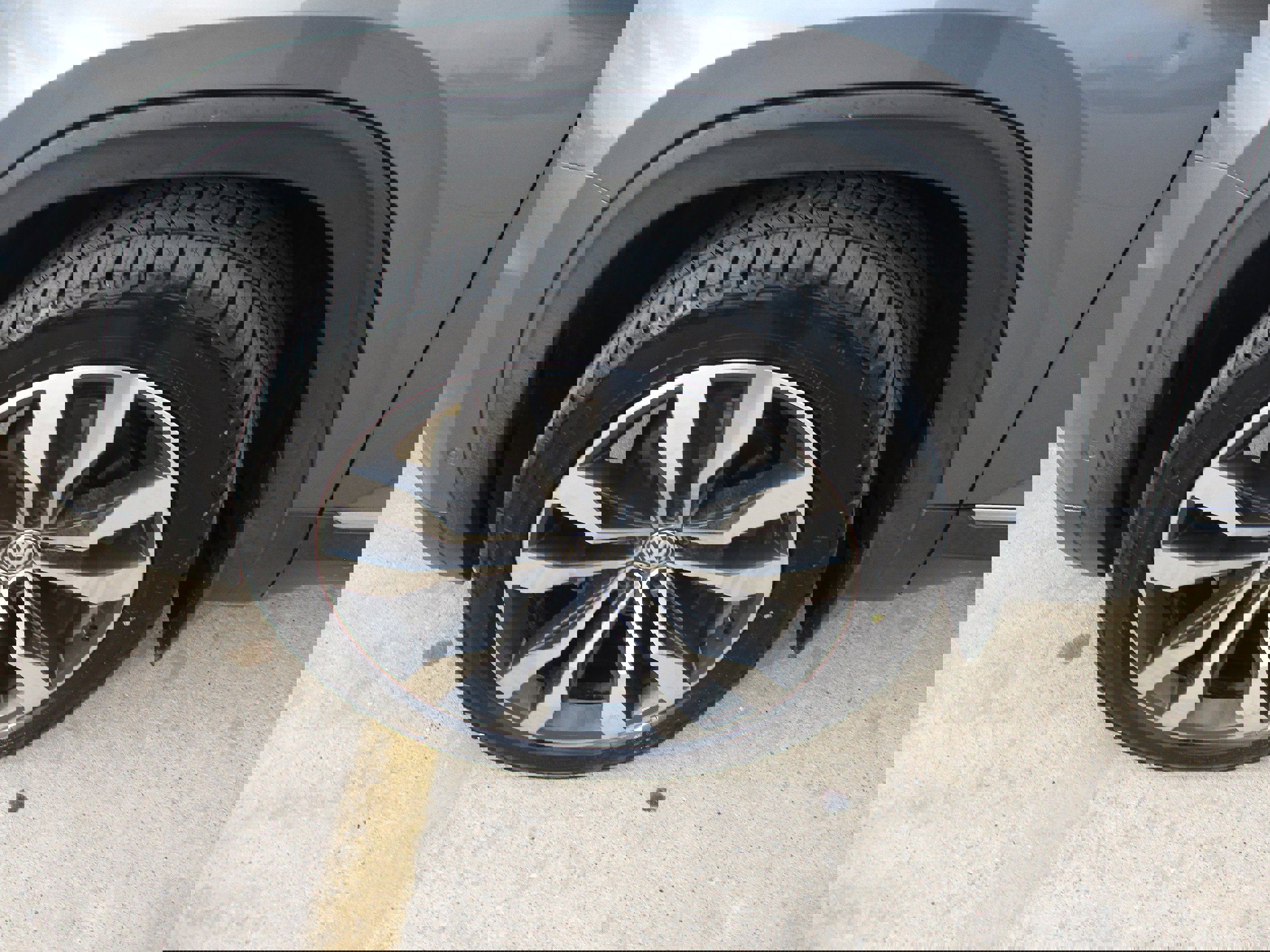 Used 2019 Volkswagen Atlas SEL Premium image 3