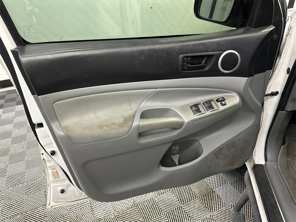 Used 2010 Toyota Tacoma PreRunner image 10