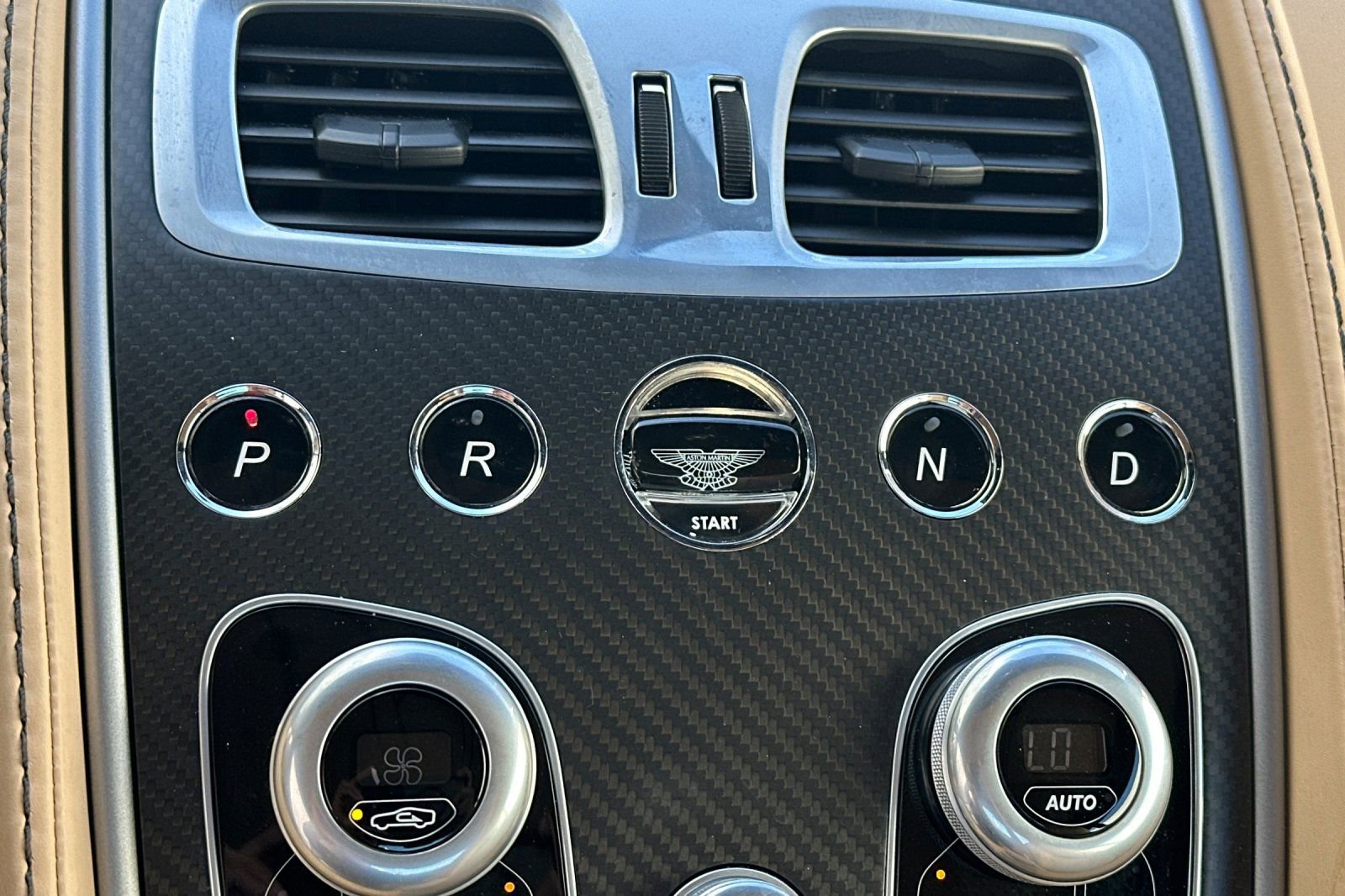 Used 2014 Aston Martin Vanquish Coupe image 23