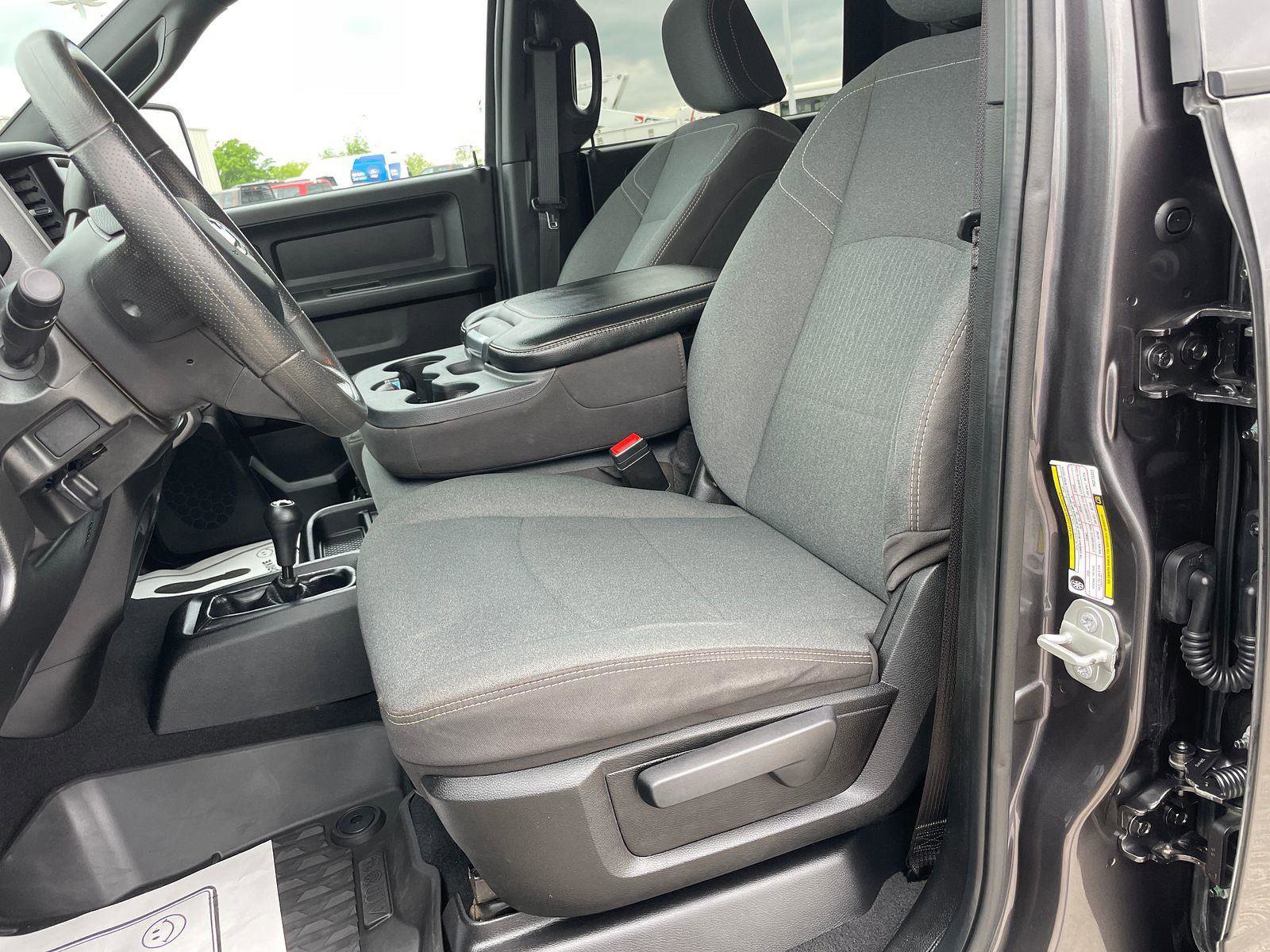 Used 2024 RAM 3500 Tradesman w/ Chrome Appearance Group image 10