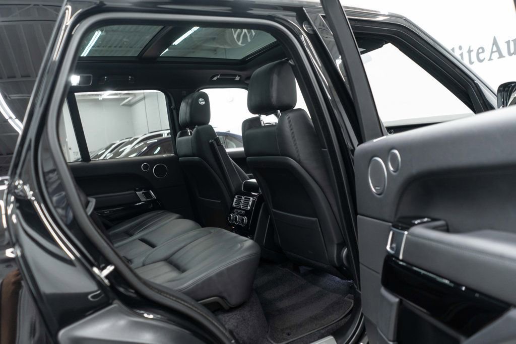 Used 2017 Land Rover Range Rover HSE image 13