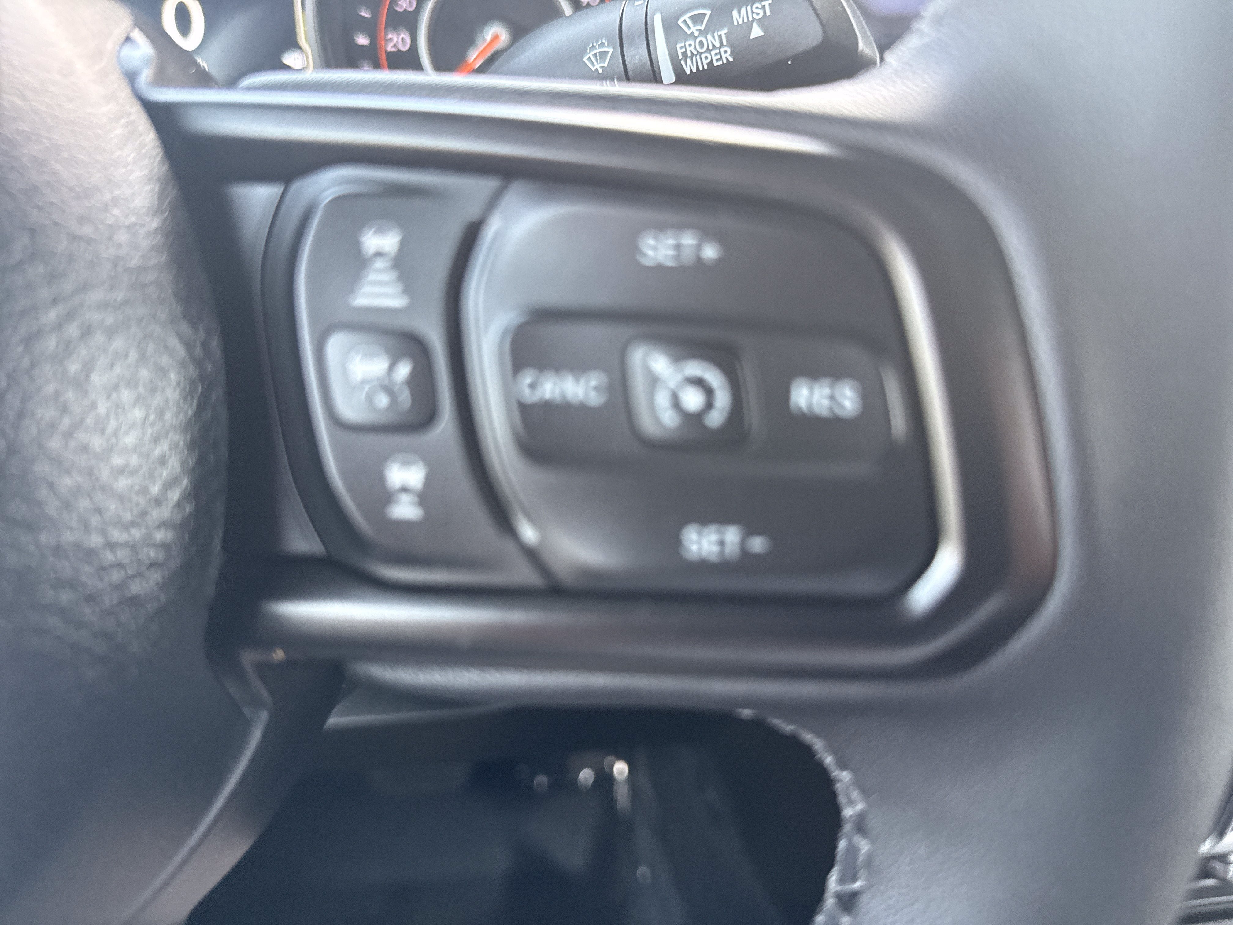 Used 2025 Jeep Gladiator Sport AWD/4WD image 14