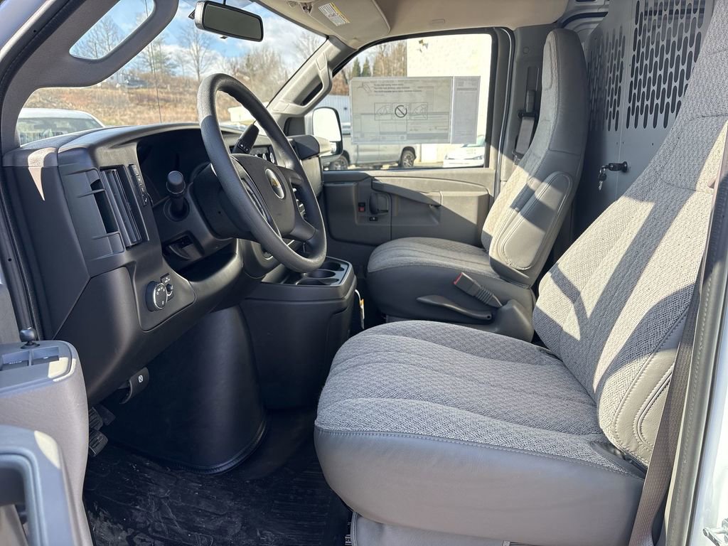 New 2025 Chevrolet Express 3500 Extended w/ Driver Convenience Package RWD image 18