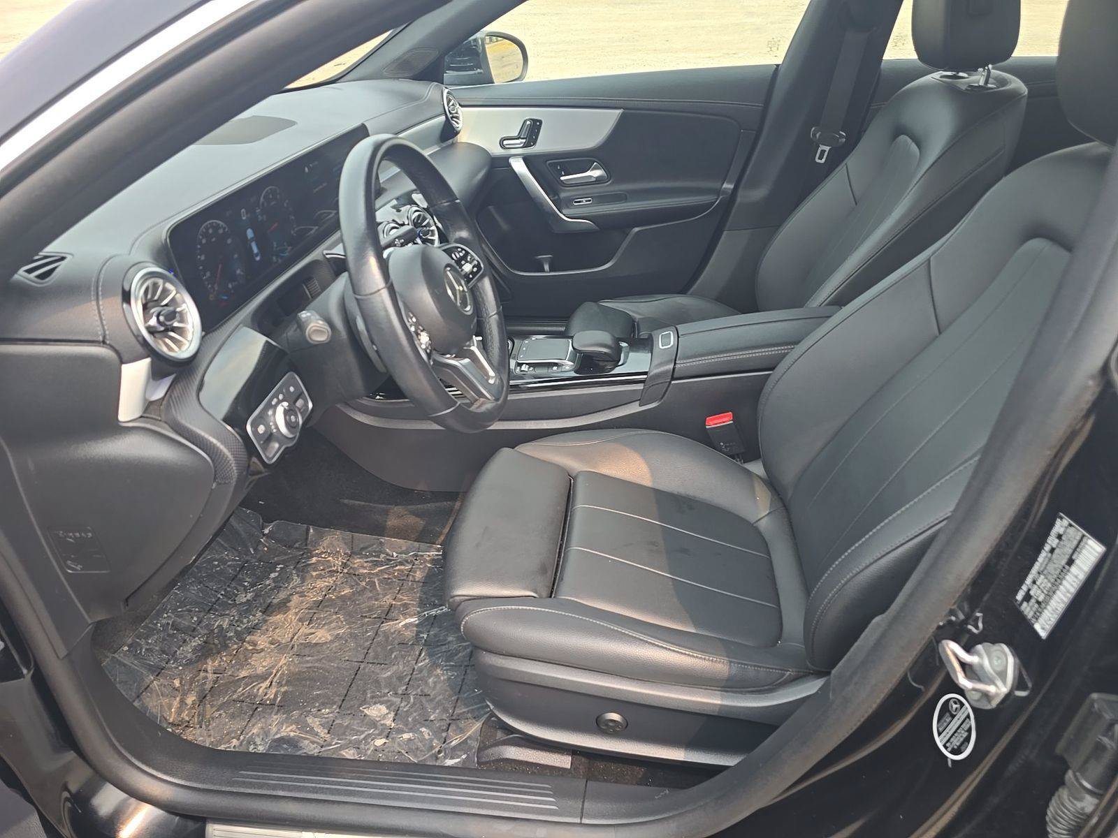 Used 2023 Mercedes-Benz CLA 250 w/ Premium Package image 4
