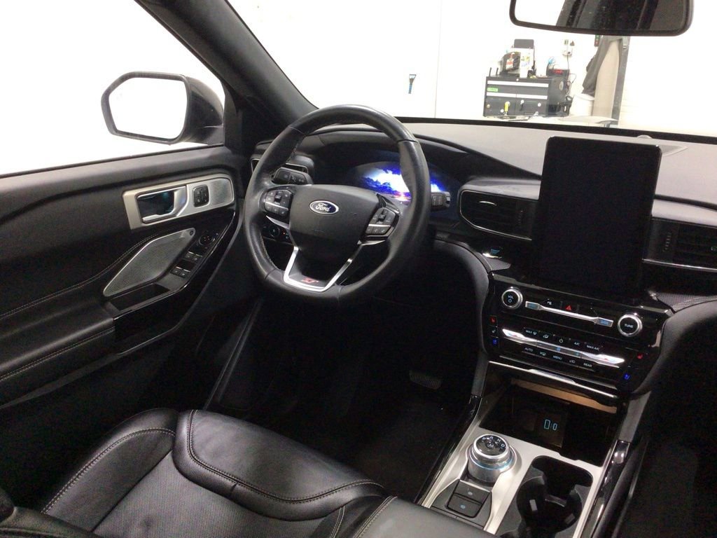 Used 2024 Ford Explorer ST w/ Technology Package image 17