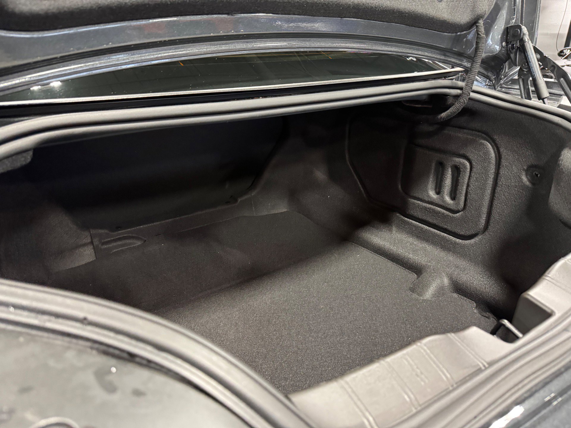 Used 2018 Chevrolet Camaro SS image 86