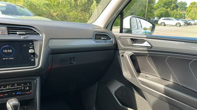 Used 2022 Volkswagen Tiguan SE AWD/4WD image 25